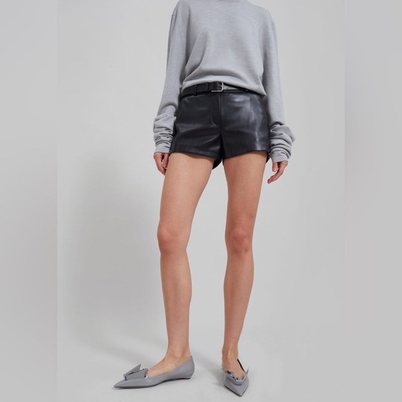 THE FRANKIE SHOP
Kate faux leather shorts. Size XS - Picture 5 of 11